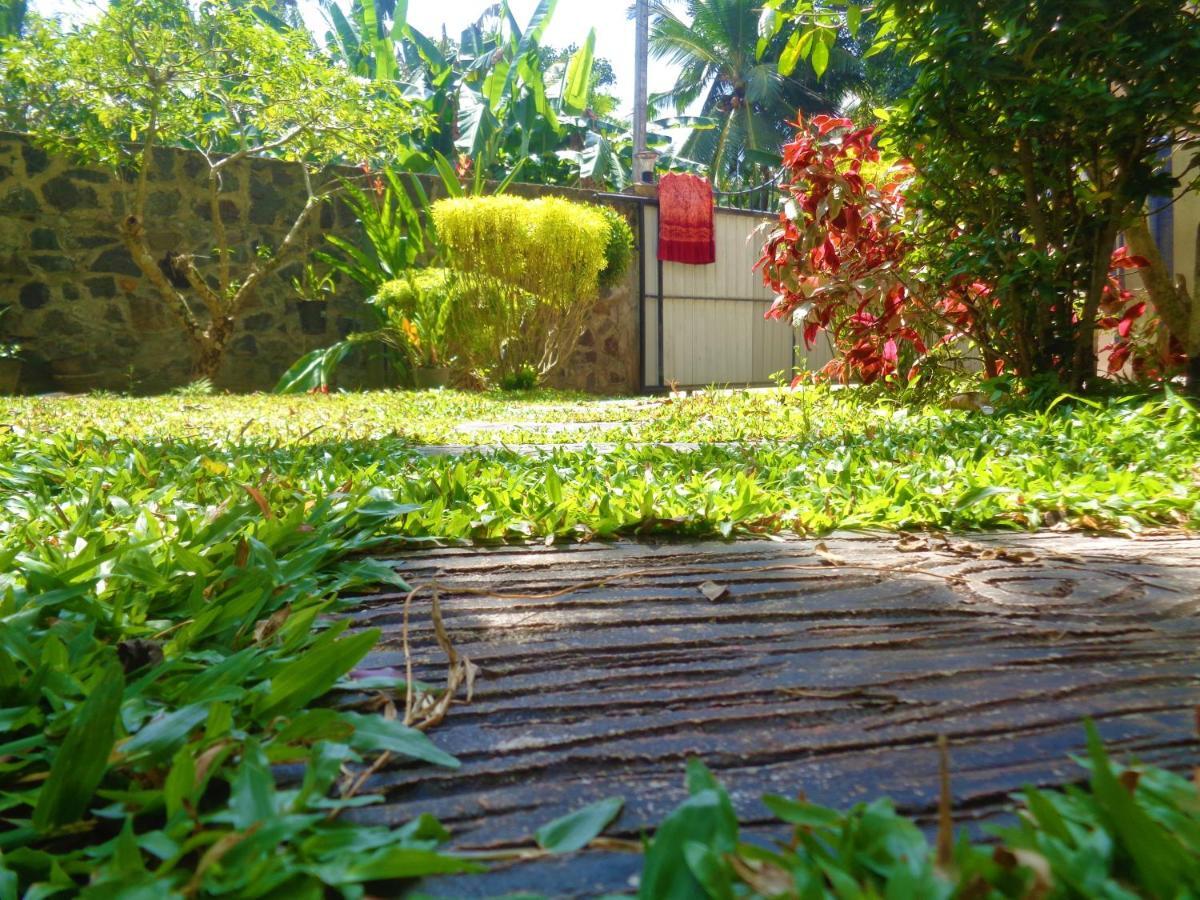 De Fancy House Hotel Unawatuna Eksteriør billede